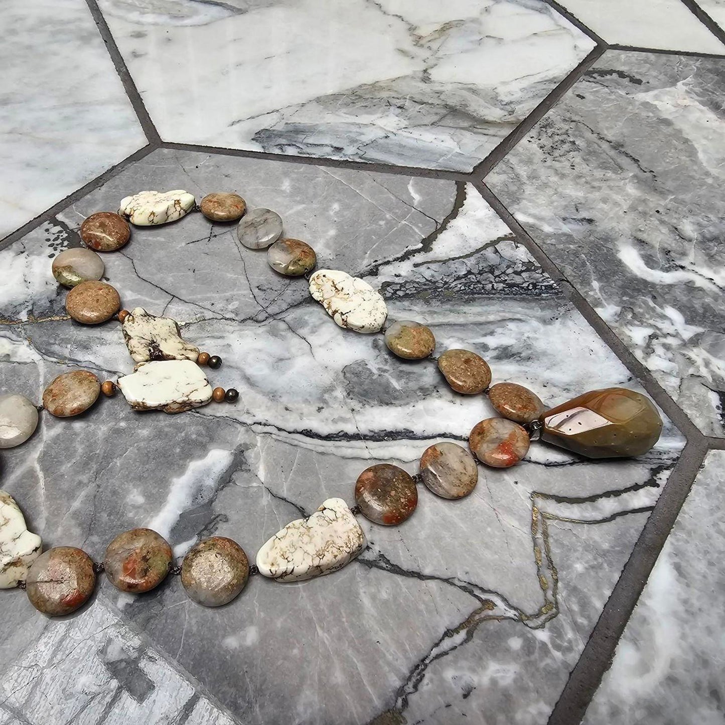 Women's Earth Toned Agate and Jasper Versatile Necklace